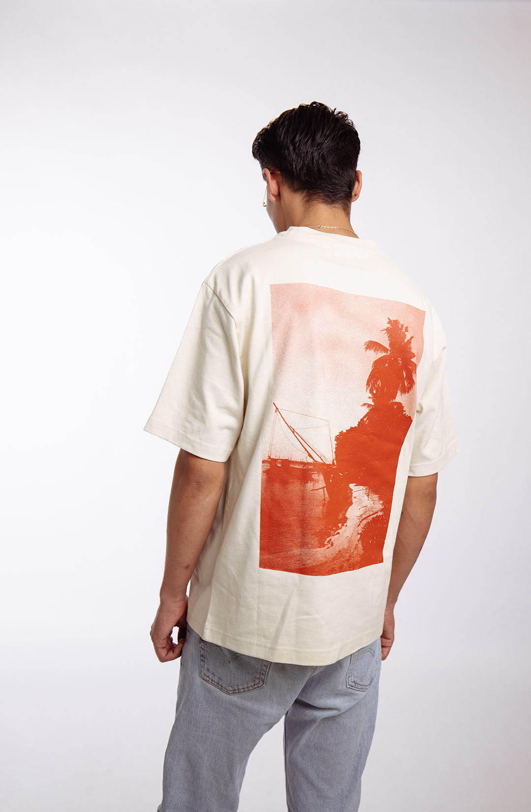 Endy | off-white 100% cotton, unisex, boxy fit t-shirt | The Journey